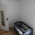 Les Frimousses 아파트