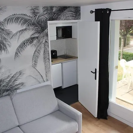 Les Frimousses דירה *