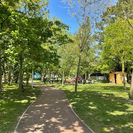 Les Frimousses דירה