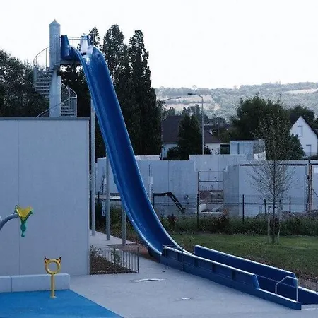 Les Frimousses * קאבורג